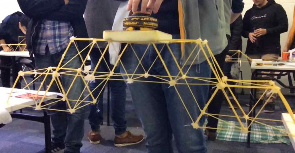 Spaghetti bridge competition