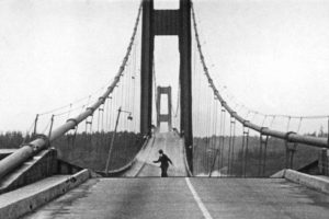 Frequency analysis -Tacoma Narrows Bridge - Increased displacement